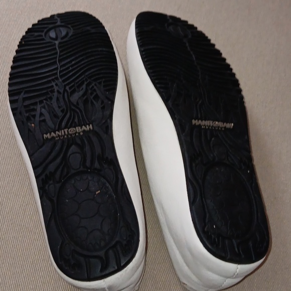 Manitobah Mukluks white leather ballet flat - Picture 7 of 9